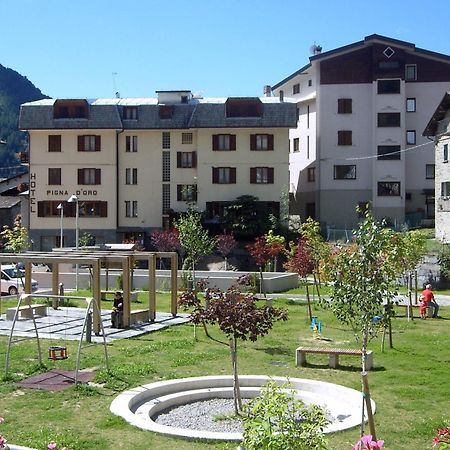 Hotel Pigna D'Oro Chiesa in Valmalenco Buitenkant foto