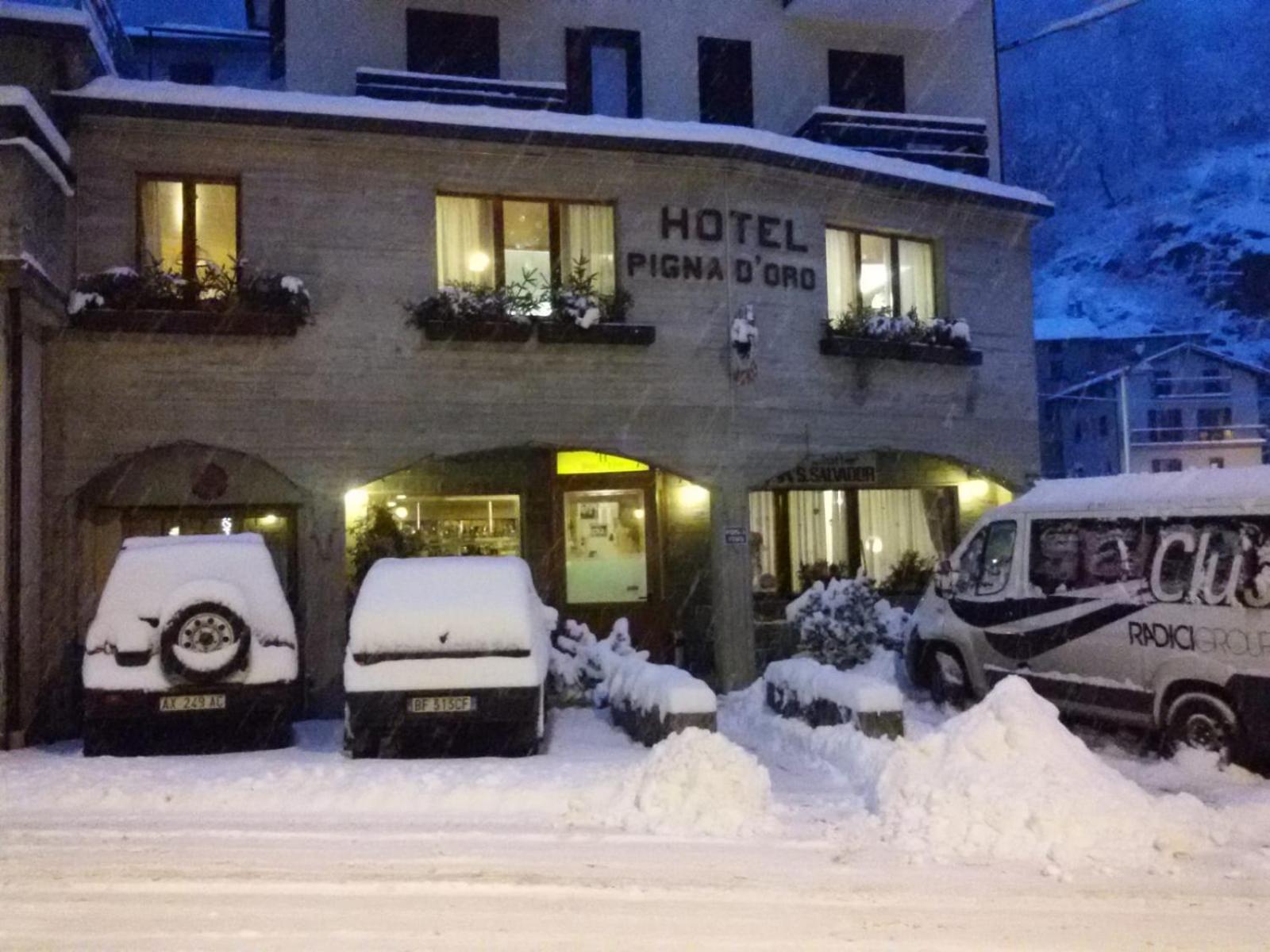 Hotel Pigna D'Oro Chiesa in Valmalenco Buitenkant foto