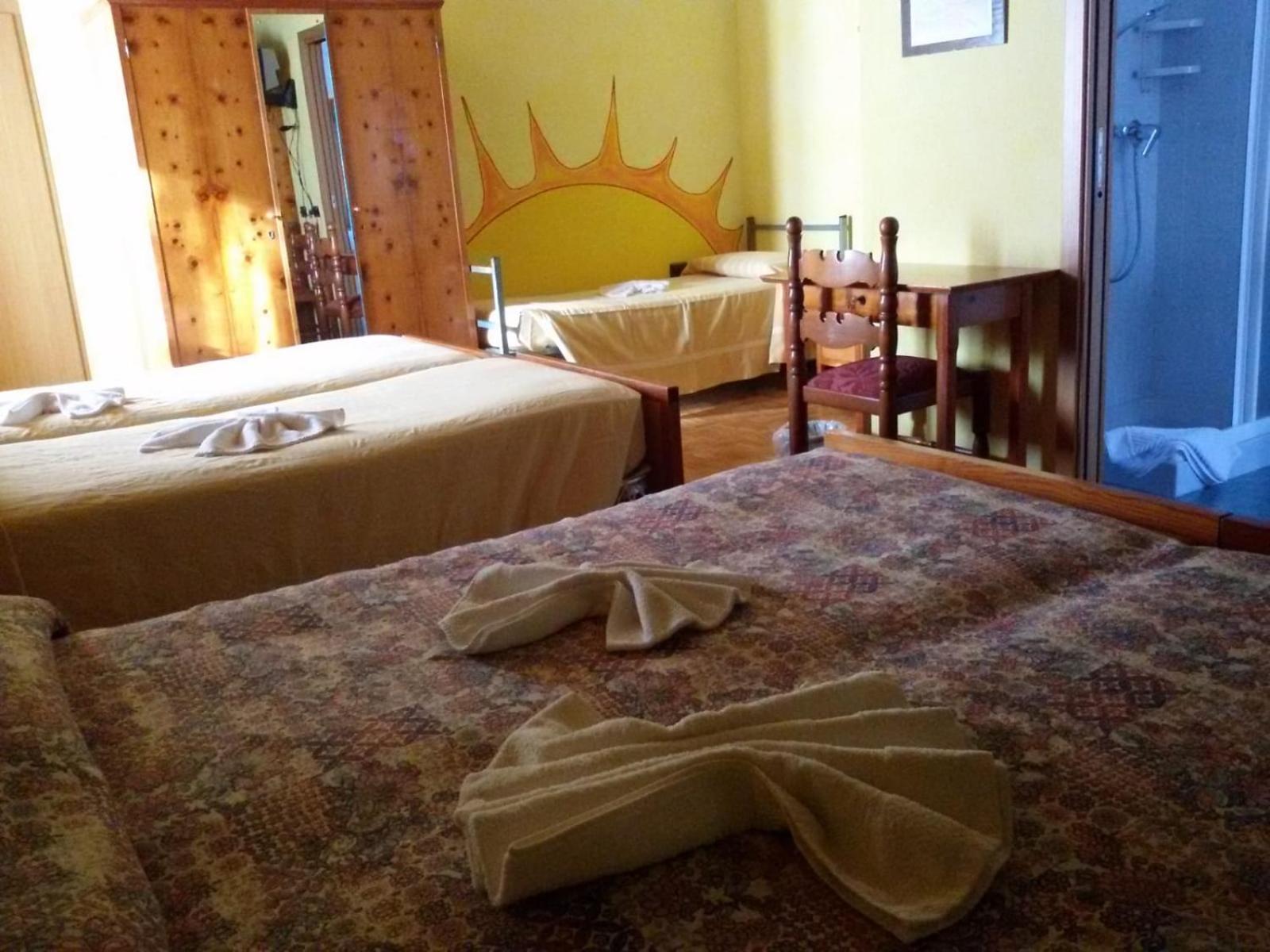 Hotel Pigna D'Oro Chiesa in Valmalenco Buitenkant foto