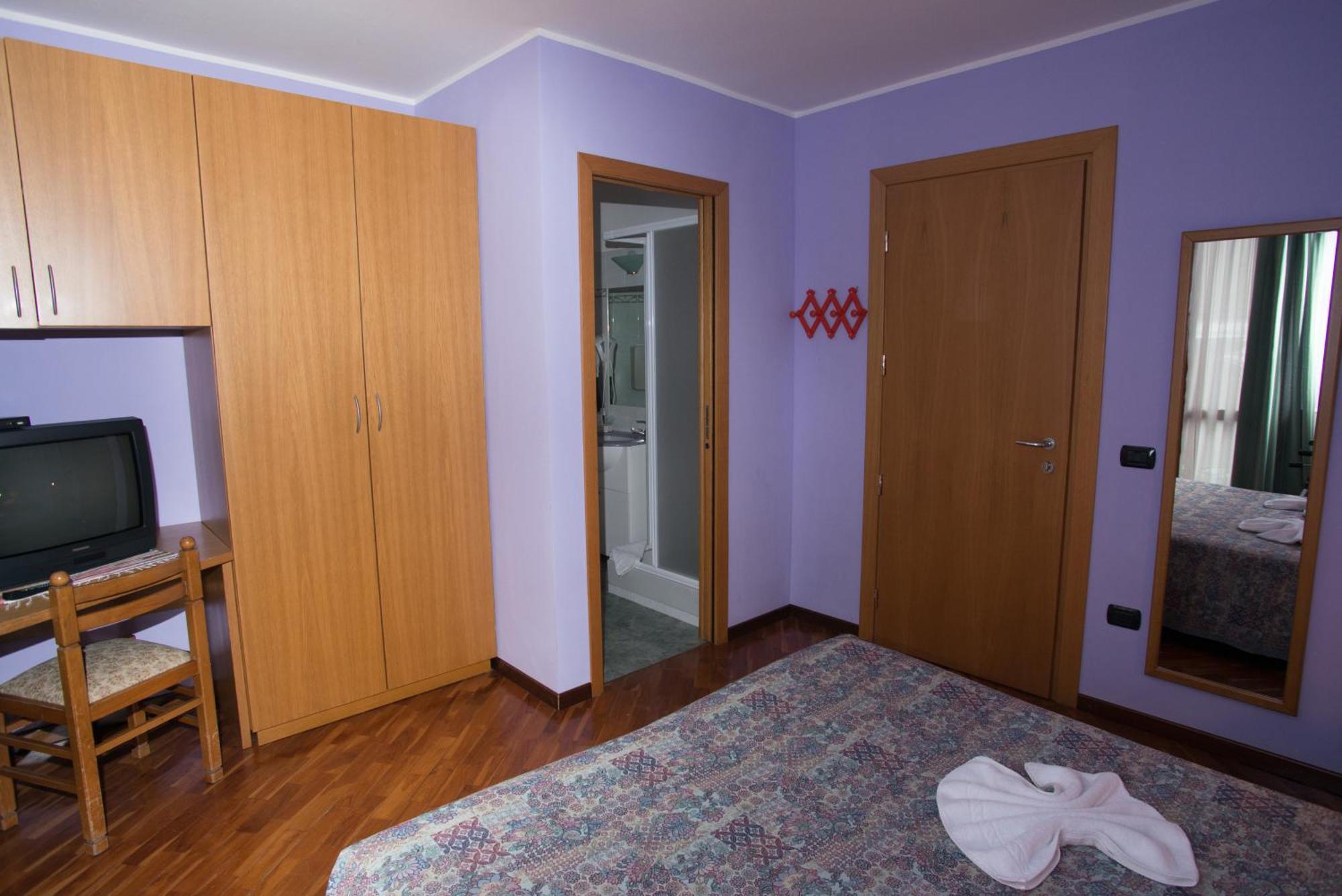 Hotel Pigna D'Oro Chiesa in Valmalenco Buitenkant foto
