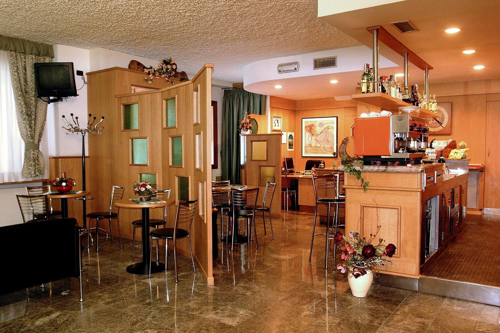 Hotel Pigna D'Oro Chiesa in Valmalenco Buitenkant foto