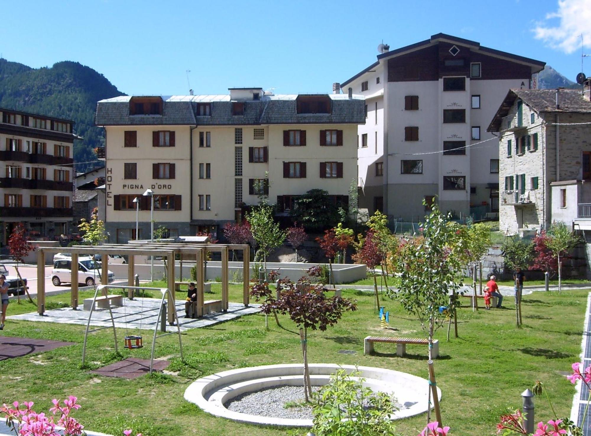Hotel Pigna D'Oro Chiesa in Valmalenco Buitenkant foto